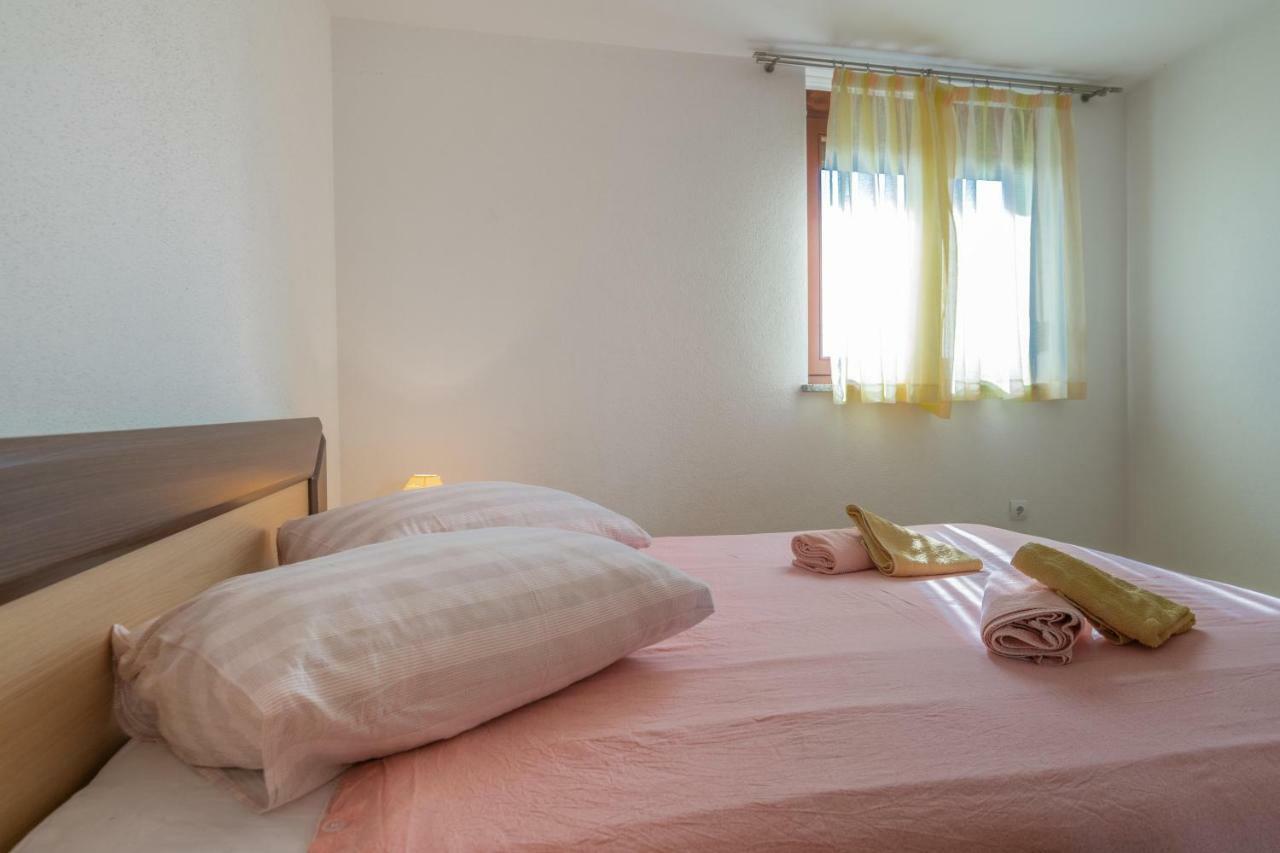 Ferienhaus Joy Ližnjan Екстериор снимка