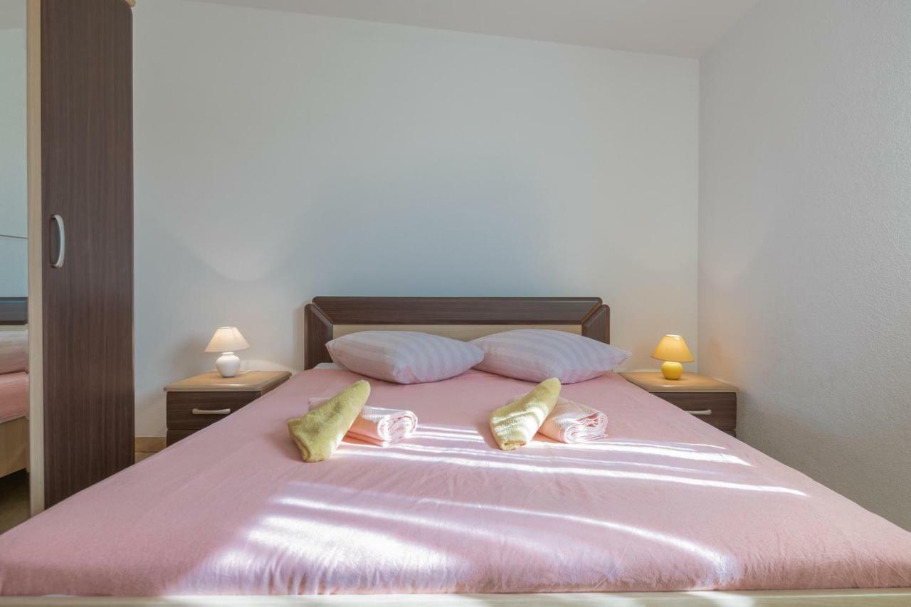 Ferienhaus Joy Ližnjan Екстериор снимка