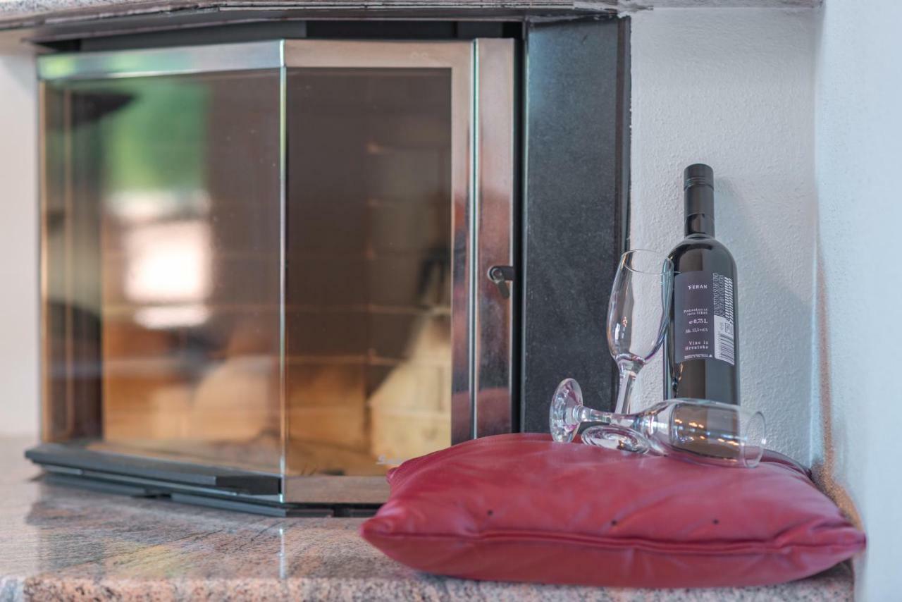 Ferienhaus Joy Ližnjan Екстериор снимка